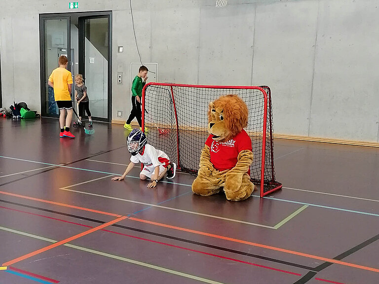 Auch Floorby half beim Warmmachen mit.