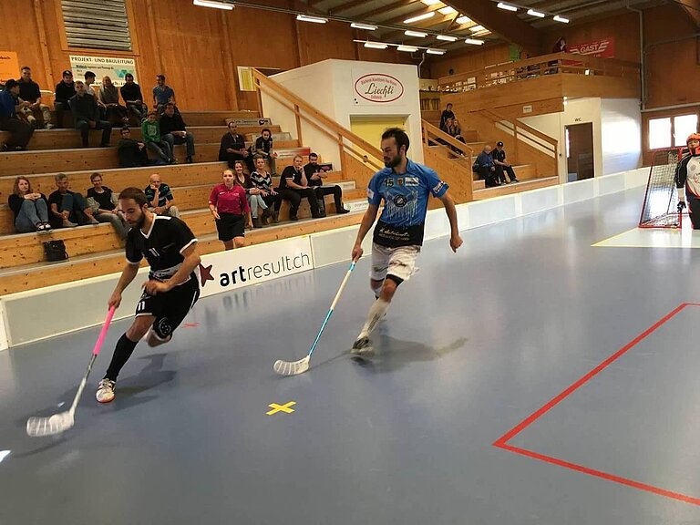 Remo Stalder im Zweikampf um den Ball