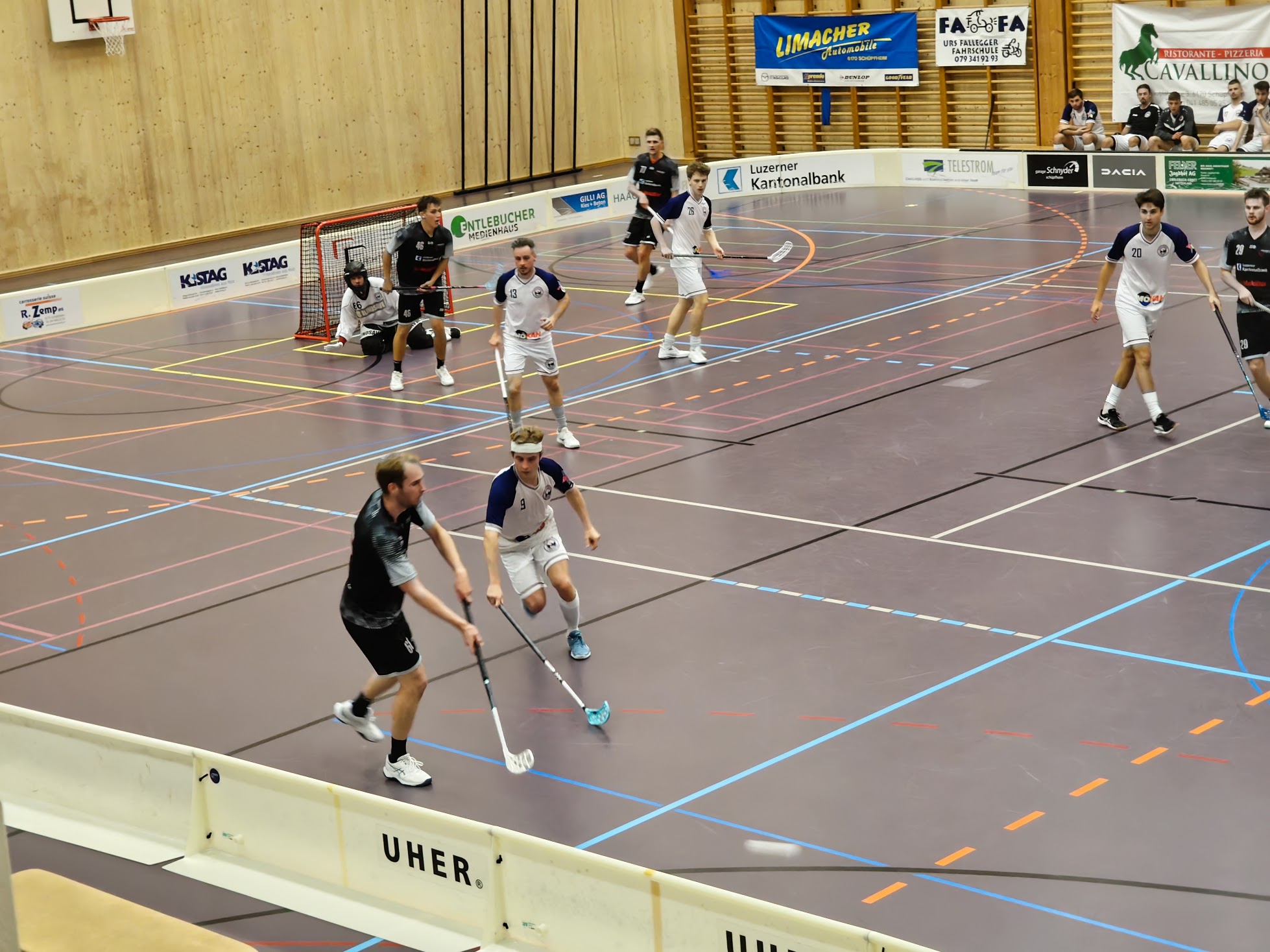 Schüpfheim mit Jan Bucher (Nr. 66, am Ball) in der Offensive